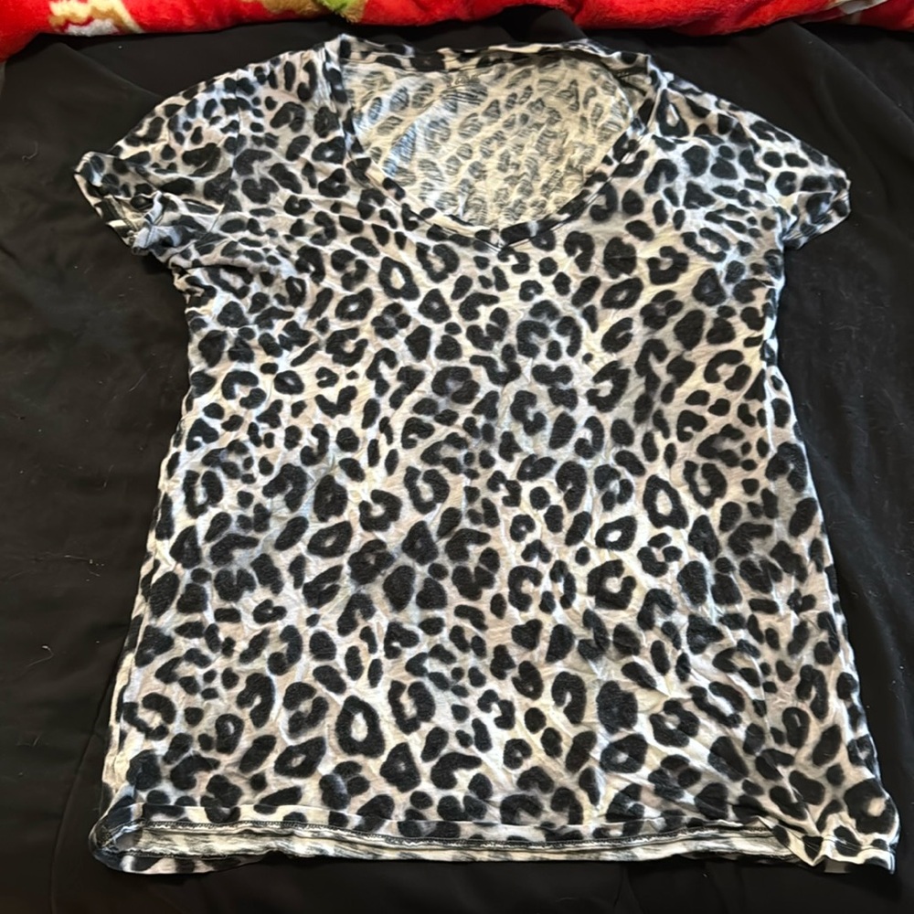 Victoria’s Secret PINK leopard cheetah print t-shirt women's juniors size small